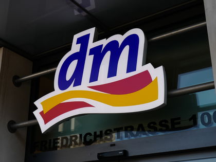 "Sehr gut" laut "Öko-Test": Diese Mascara von dm ist Testsieger – unter 4 Euro!