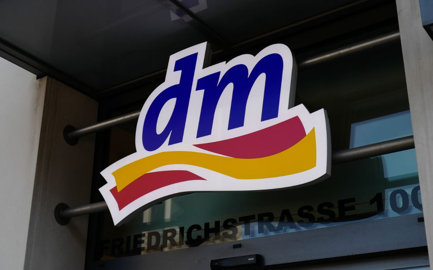 dm logo