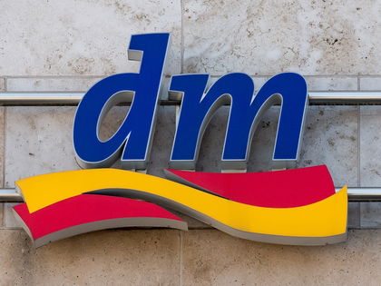 Bestseller bei dm: Dieses Peptid-Serum schenkt der Haut mehr Spannkraft