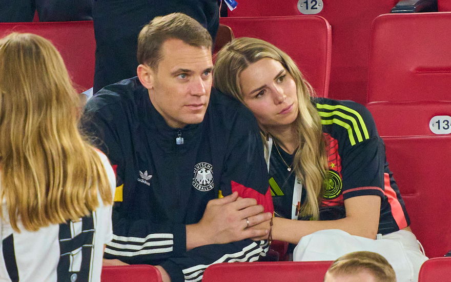 Manuel Neuer und Anika Neuer nach dem EM-Viertelfinale gegen Spanien