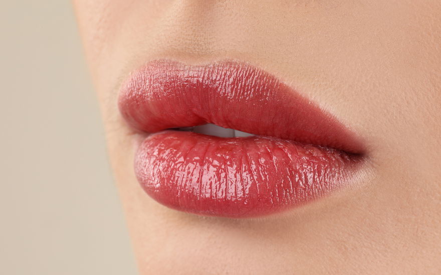 Frau volle Lippen