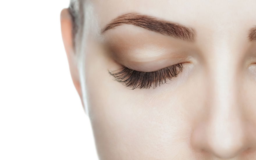 Frau schöne Wimpern