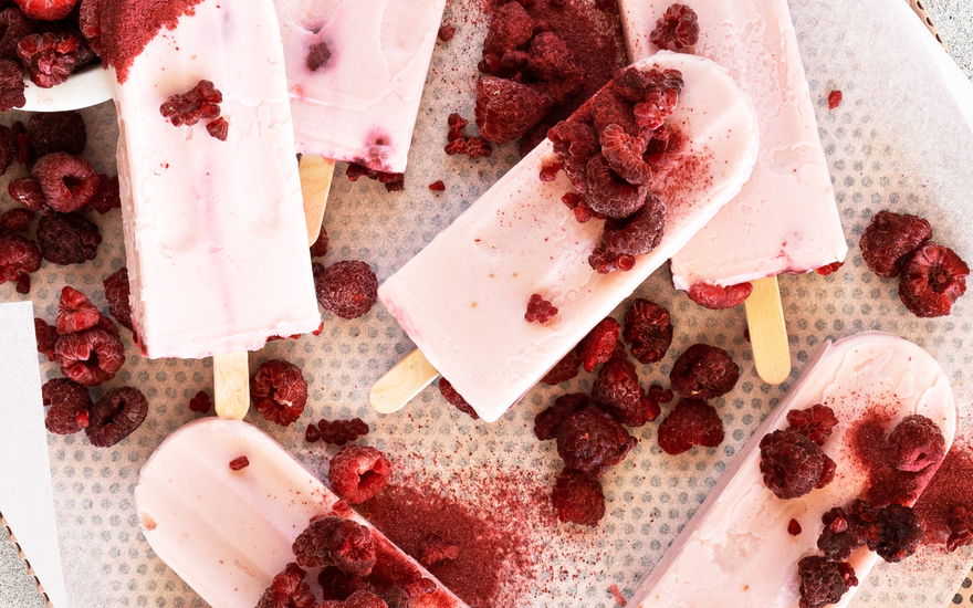 Himbeer-Eis am Stiel