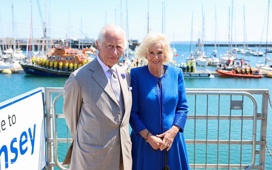König Charles und Königin Camilla für ihren Geburtstag in Guernsey, 2024