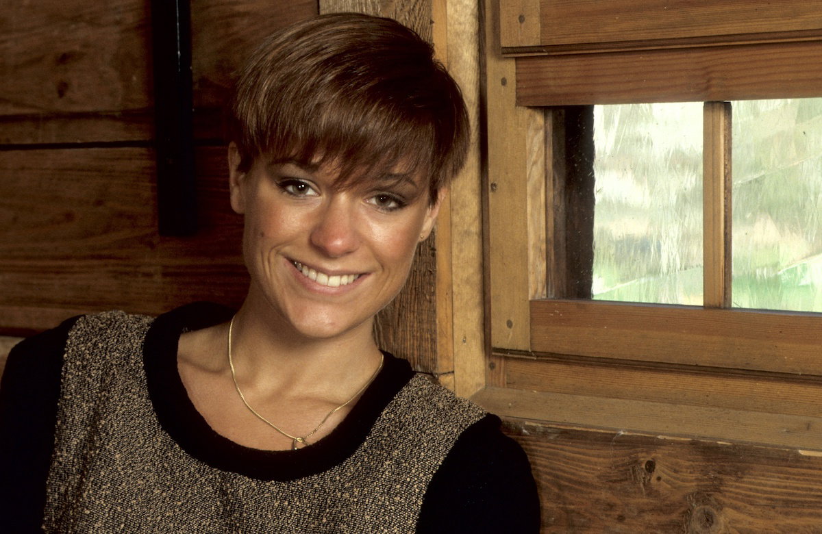 Michelle mit kurzen braunen Haaren