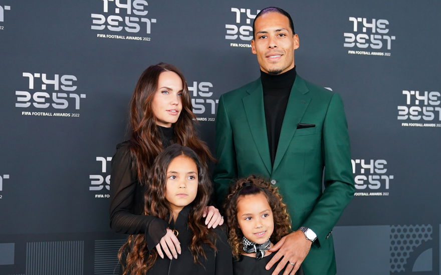 Virgil van Dijk mit seiner Frau und den gemeinsamen Kindern