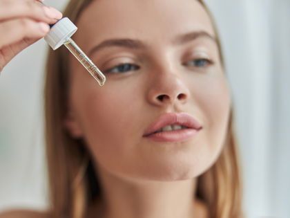 Anti-Aging: Dieses 2-Phasen-Serum verleiht trockener Haut neue Energie