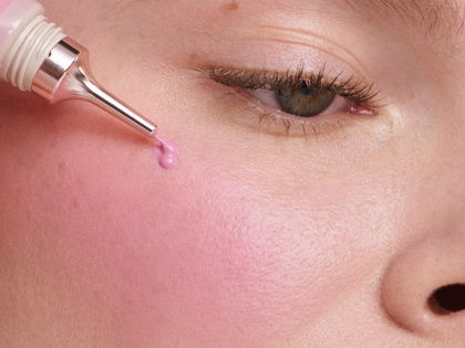 Make-up: Dieses Rouge pflegt wie ein Beauty-Serum – Haut strahlt von innen heraus