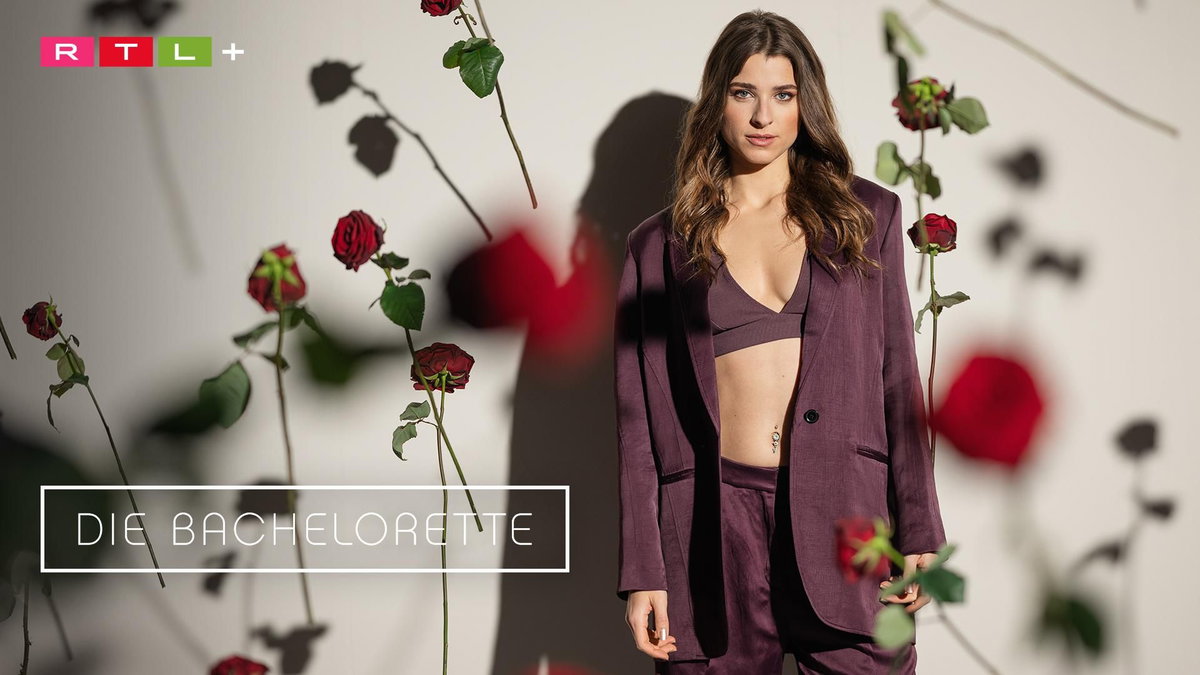 "Die Bachelorette" 2024 Stella Stegmann mit Logo