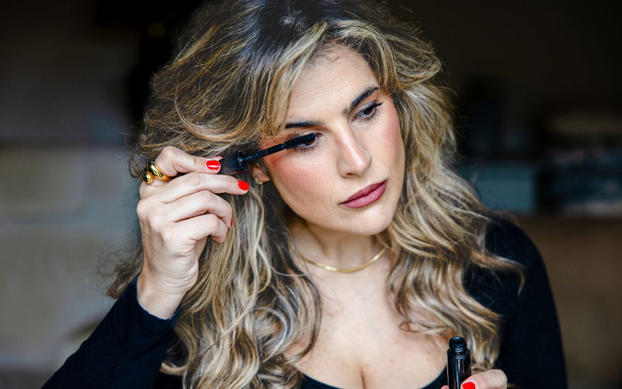 Mascara auftragen