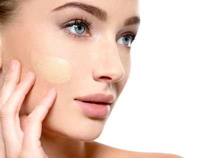 Make-up-Neuheit: Wie eine zweite Haut! Mit dieser Foundation werden Pickel gekonnt kaschiert