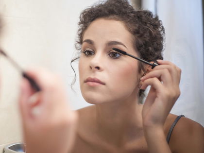Mascara: Diese 6-Euro-Wimperntusche schenkt kolossales Volumen im "Leather Black"-Look