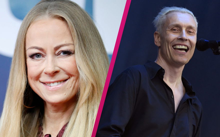 Jenny Elvers lächelt, Farin Urlaub bei einem Konzert