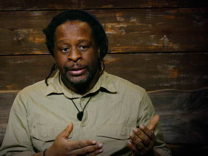 Mola Adebisi: Falsch dargestellt? Er wütet nach Dschungelcamp-Hate wegen Emanzipationsaussagen