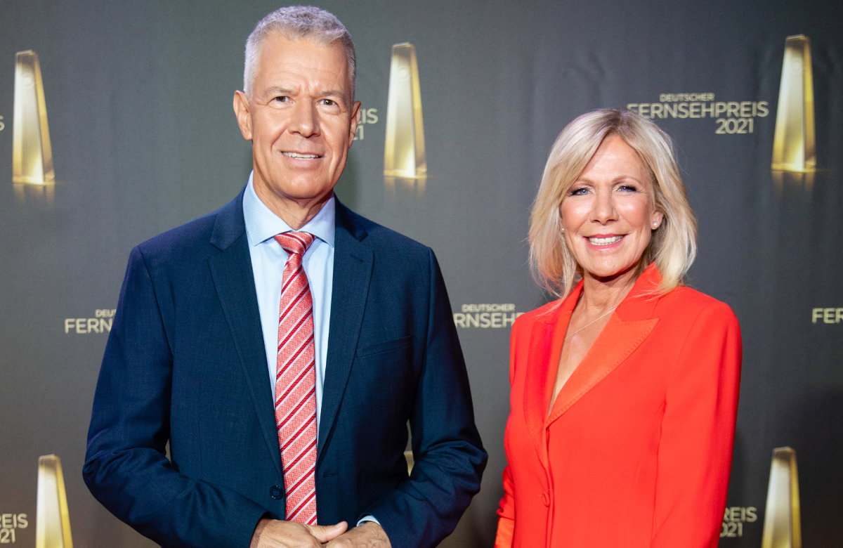 Peter Kloeppel und Ulrike van der Groeben beim Deutschen Fernsehpreis 2021