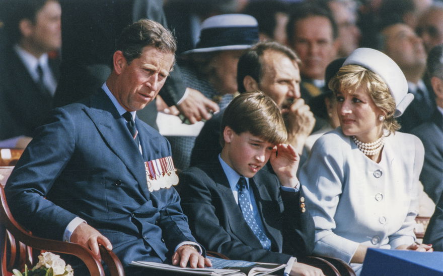 Prinz William 1995 mit König Charles und Prinzessin Diana