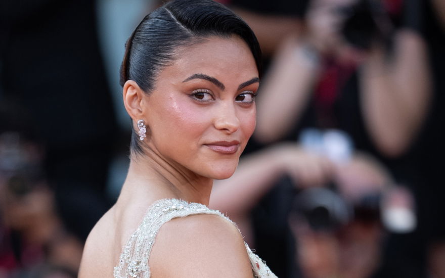 Camila Mendes Hautpflege
