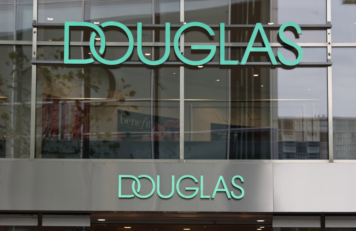 Douglas Logo