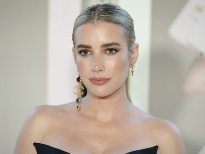 Bis zu 200% mehr Volumen: Emma Roberts schwört auf diese Mascara