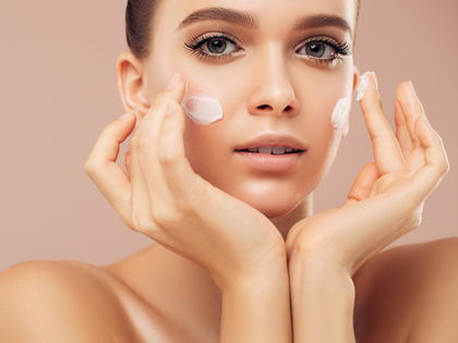 Anti-Aging: Diese Hyaluron-Creme glättet Trockenheitsfältchen um bis zu 84%