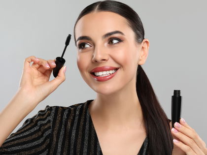 Mascara: Diese wasserfeste Wimperntusche fächert die Lashes so schön auf wie ein Feuerwerk