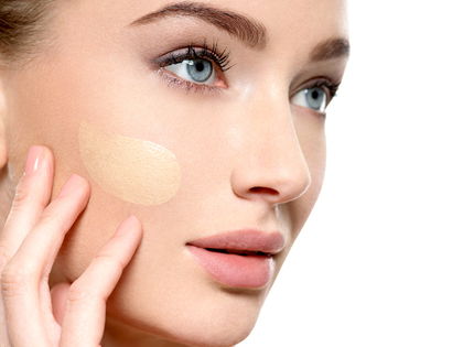 Make-up: Diese Foundation pflegt die Haut mit Vitamin E