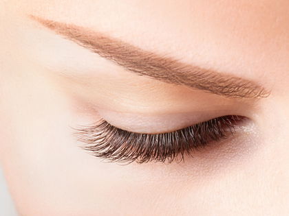 Beauty-Trend 2024: Dieses Wimpernserum ist bei Douglas sehr beliebt
