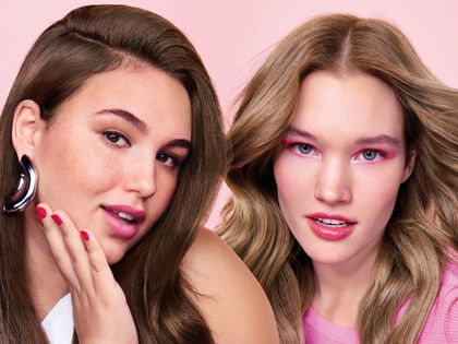 Einfach wie ein Shampoo: Diese Coloration kaschiert Ansätze in 10 und frischt die Längen auf