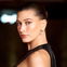 Beliebt bei Hailey Bieber: Diese Foundation verbessert die Haut in 7 Tagen