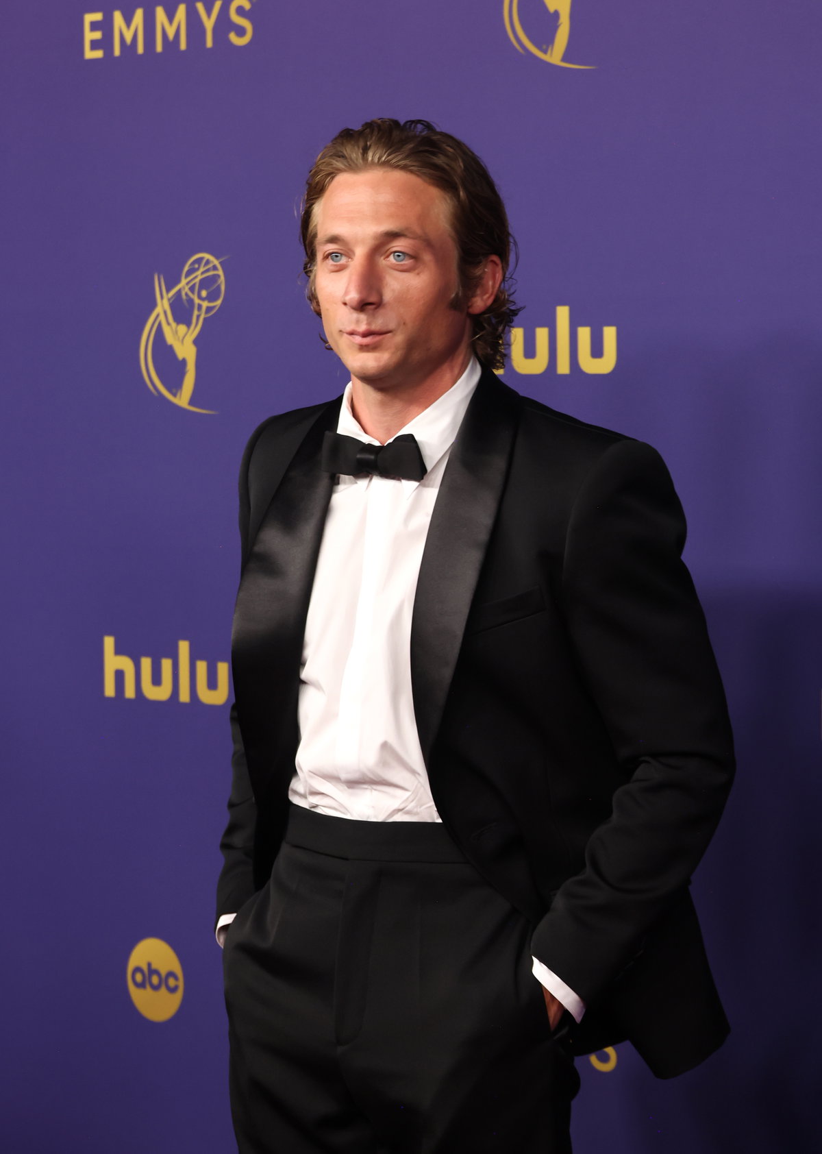 Jeremy Allen White bei den Emmy Awards