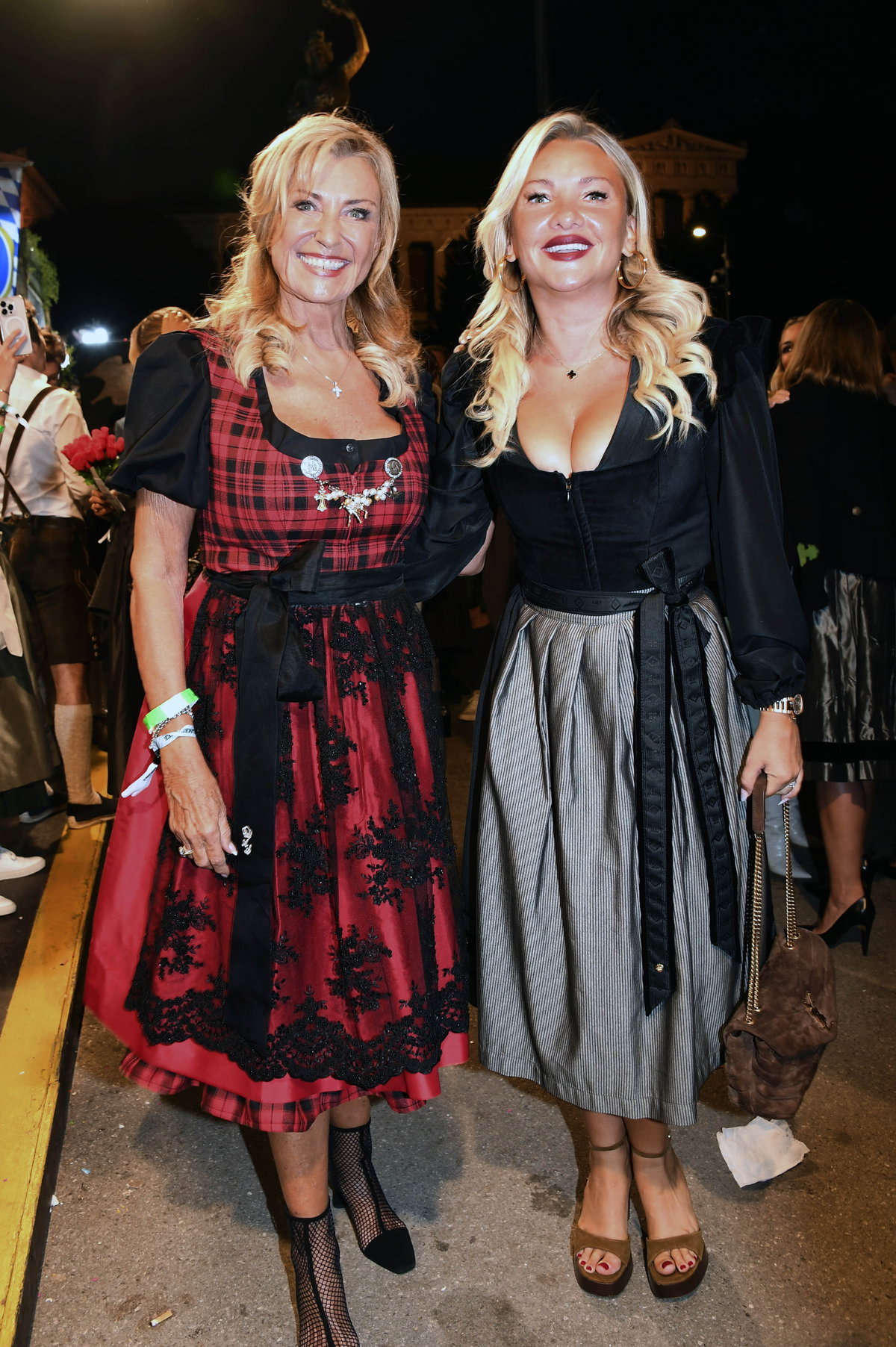 Stars auf dem Oktoberfest 2024: Dagmar Woehrl und Evelyn Burdecki beim Almauftrieb