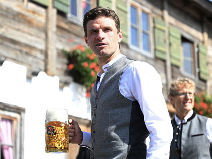 Thomas Müller: Neue Trennungsgerüchte - Er feiert ohne Ehefrau Lisa auf dem Oktoberfest