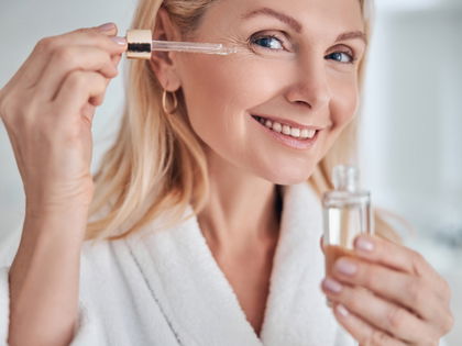 Anti-Aging: Mit diesem Serum glätten Frauen ab 50 ihre Falten