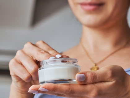 Gegen Falten: Diese Hyaluron-Creme bietet einen 4-fachen Anti-Aging-Effekt