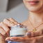 Gegen Falten: Diese Hyaluron-Creme bietet einen 4-fachen Anti-Aging-Effekt