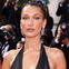 Für einen jugendlichen Glow: Stars wie Bella Hadid schwören auf diesen Skin Tint