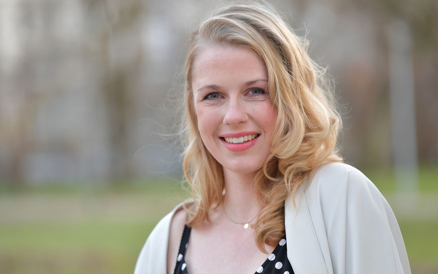 Christine Eixenberger lächelt