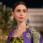 Dank "Emily in Paris": Pony Cuffs sind das Haar-Accessoire im Herbst