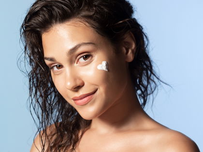 Anti-Aging: Mit diesem Hyaluron-Serum mindert bis zu 78% des Faltenvolumens