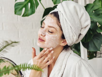 Anti-Aging: Diese 2-Euro-Maske mit Parakresse glättet Falten in 7 Minuten