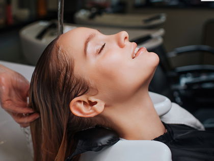 Beliebt bei Friseuren: Diese Pflegekur rettet trockenes und geschädigtes Haar in 60 Sekunden