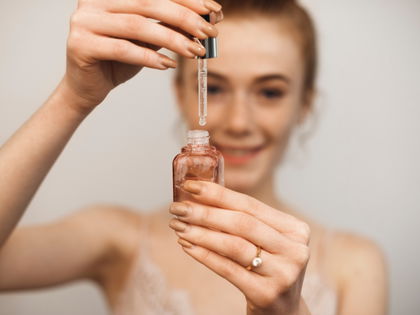 Social-Media-Hype: Dieses vegane Hyaluron-Serum bietet einen intensiven Anti-Aging-Effekt