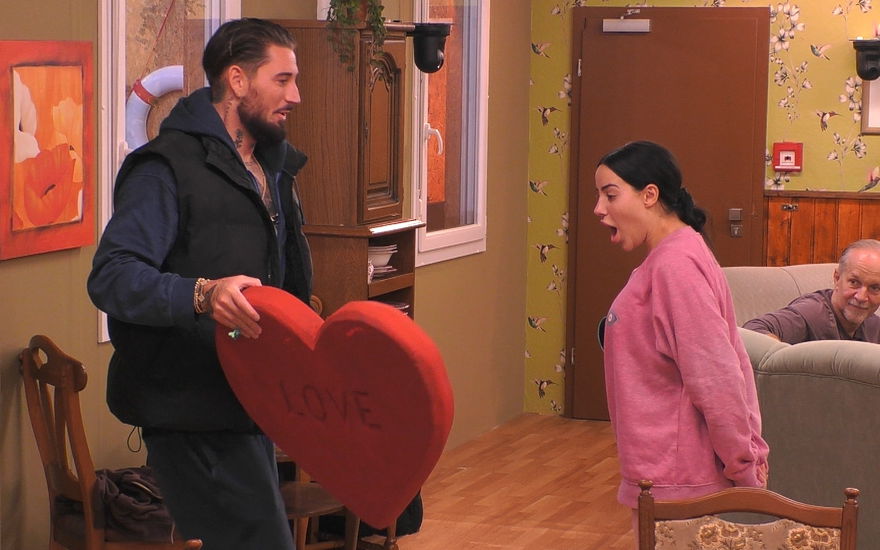 Mike Heiter macht Leyla Lahouar bei "Promi Big Brother" einen Heiratsantrag