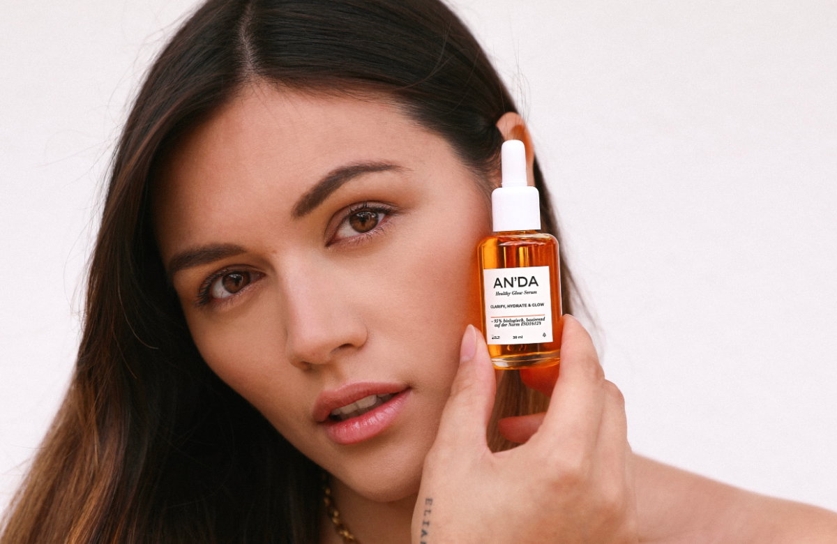 Anna Maria Damm mit Glow-Serum