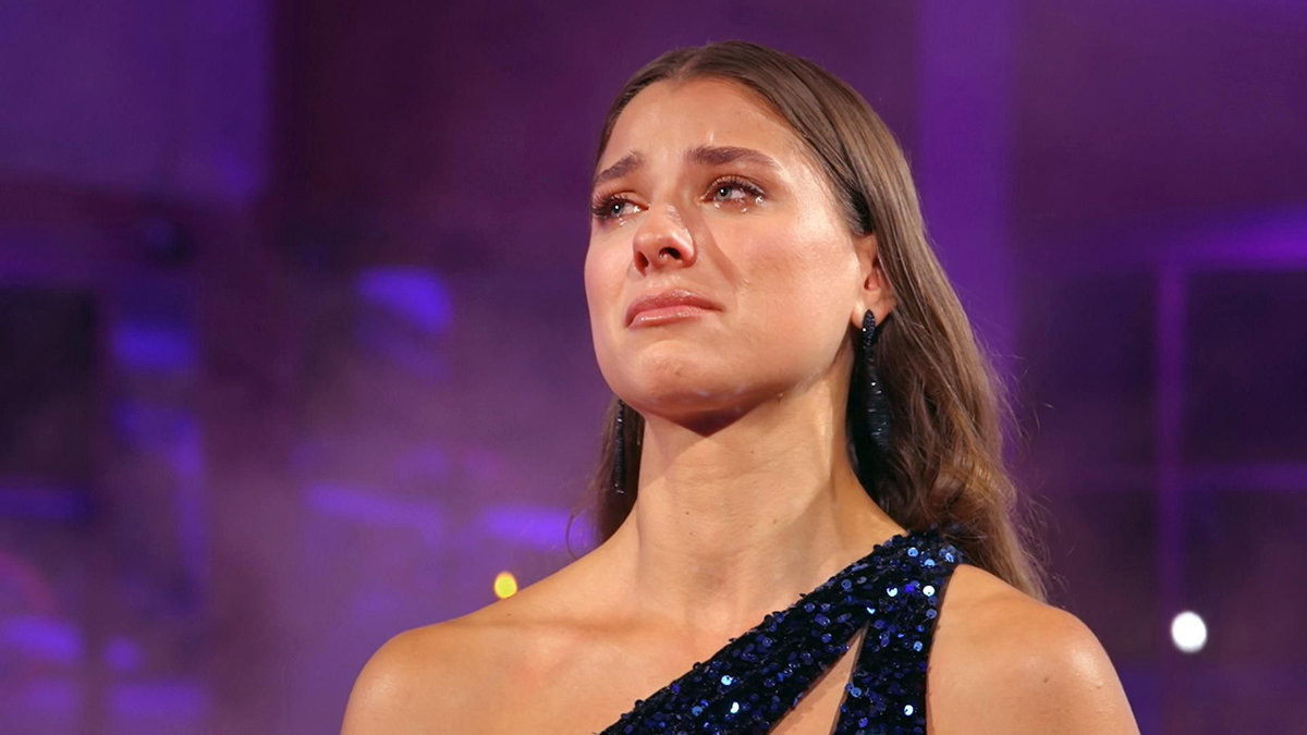 "Bachelorette" 2024: Stella weint in der letzten Nacht der Rosen