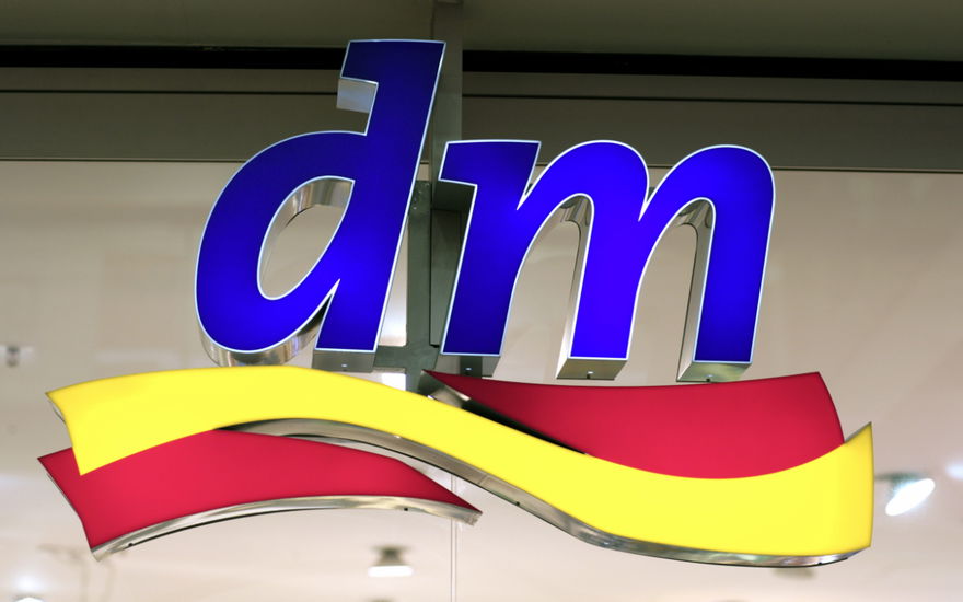 dm logo