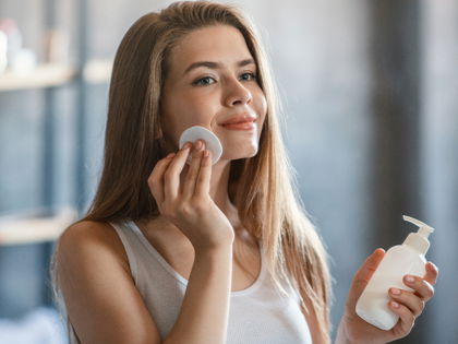 Augen-Make-up entfernen: Dieser 2-in-1-Cleanser geht im Netz durch die Decke