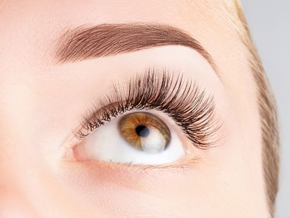 Beauty-Hack von TikTok: Lange Wimpern ohne Mascara dank Vaseline