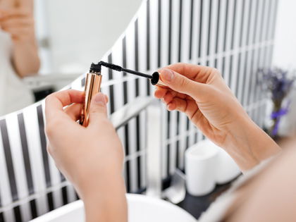 Mascara: Mit dieser preisgekrönten Wimperntusche gelingen dir 4 Beauty-Looks