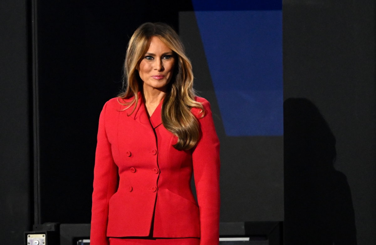 Melania Trump im roten Anzug
